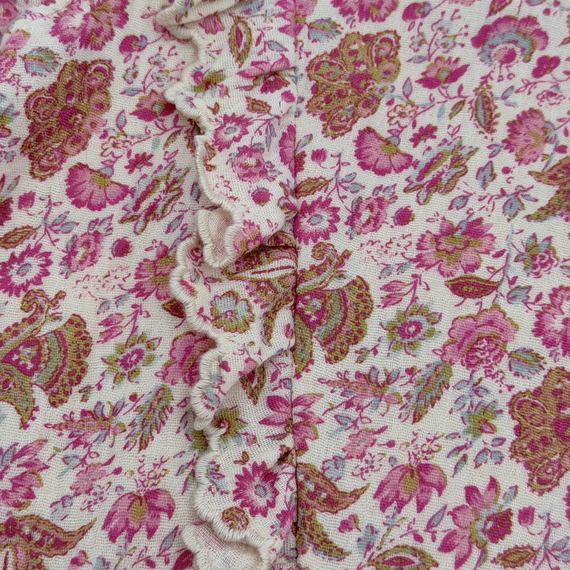 Blouse fleurie rose à volants — 8 ans
