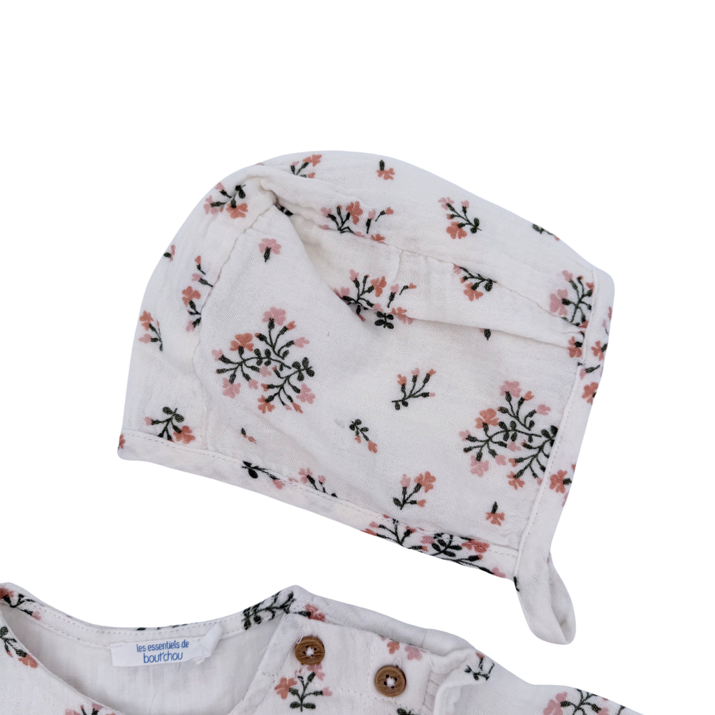 Combinaison fleurie avec bonnet — 6 mois