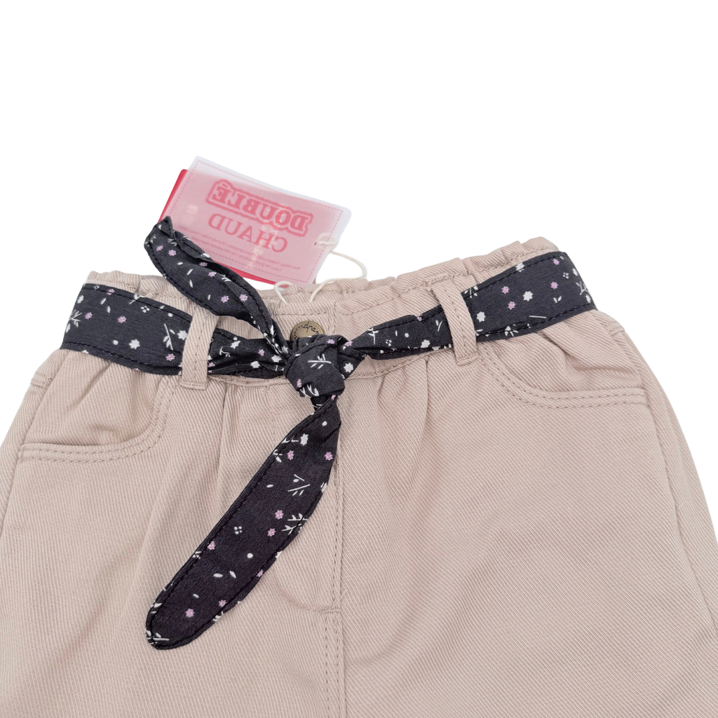 Pantalon beige avec ceinture fleurie – 24 mois