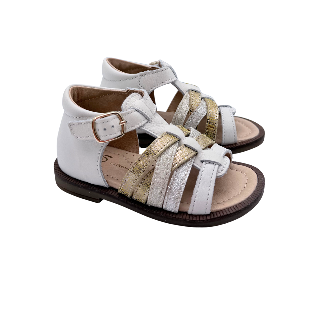Sandales blanches, dorées et argentées — 21