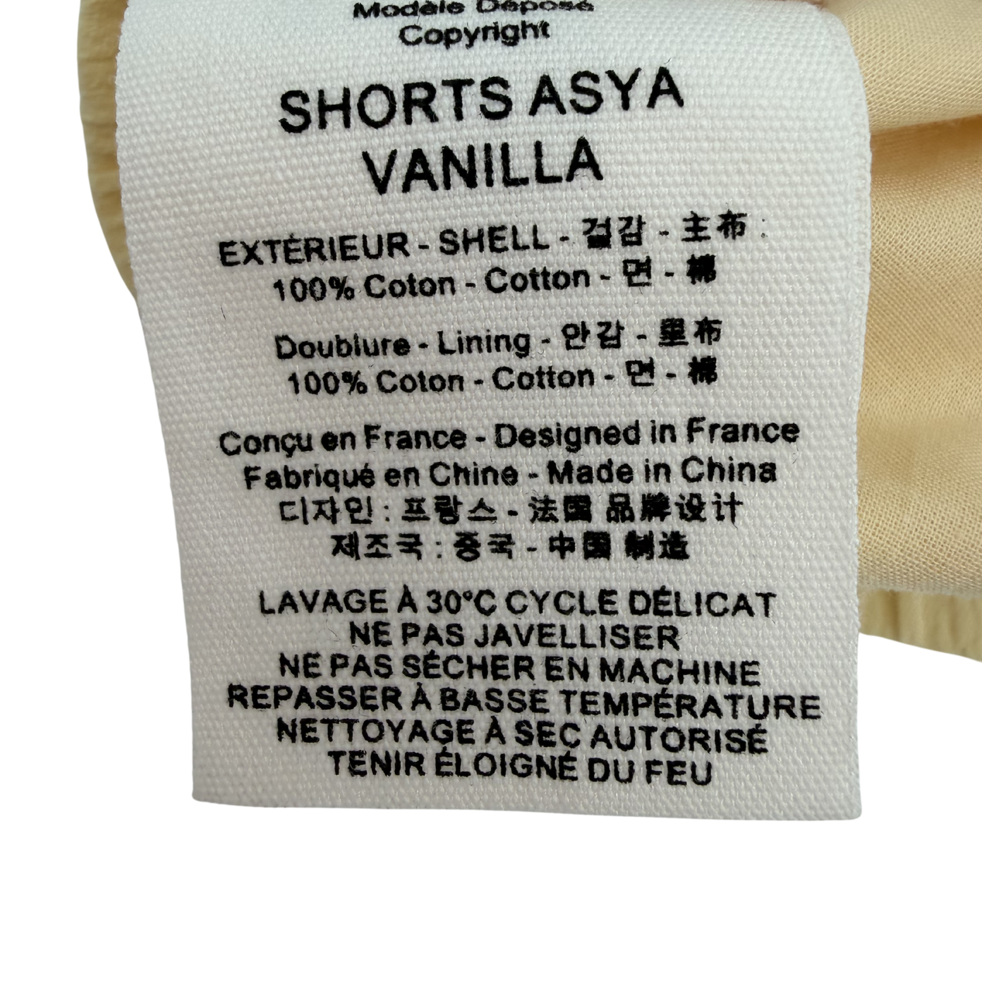 Short jaune — 6 ans