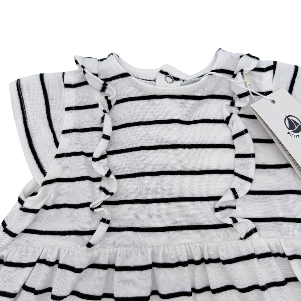 Robe marinière blanche et noire à volants — 6 mois