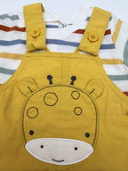 Ensemble salopette courte moutarde et t-shirt rayé — 6 mois